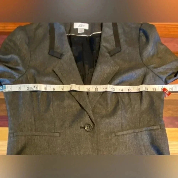 LOFT Black Pleated-Back Blazer with Overstitch & Ribbon Detail, size 10 - Picture 8 of 8